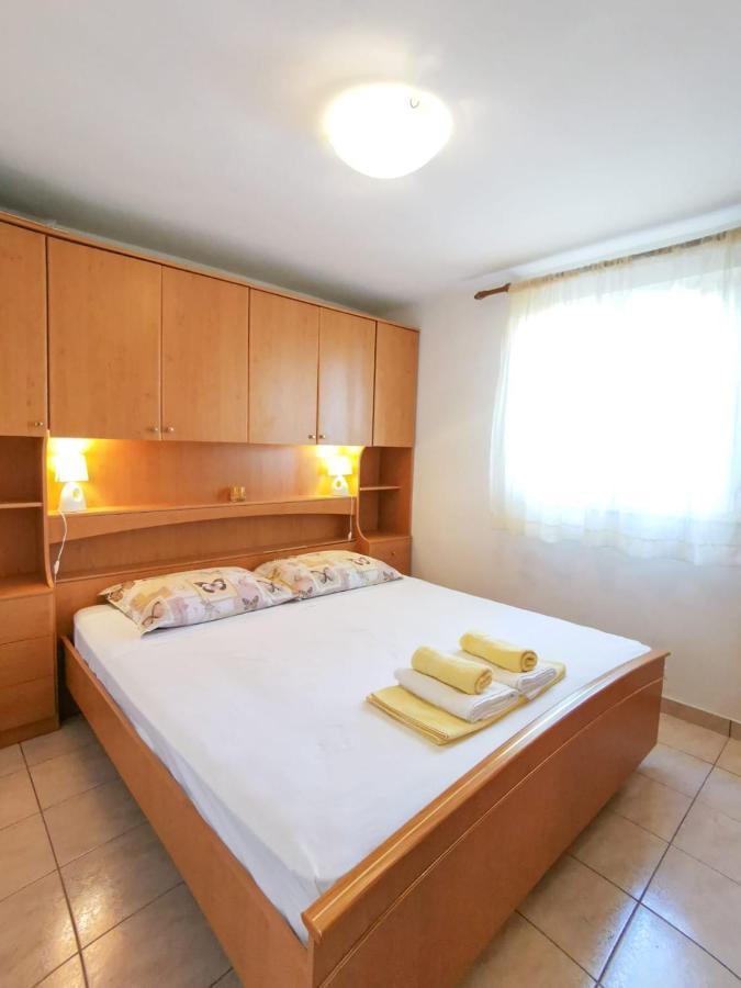 Apartments By The Sea Mimice, Omis - 14230 Bagian luar foto