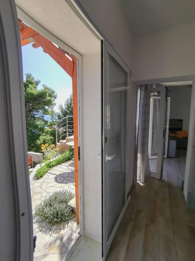 Apartments By The Sea Mimice, Omis - 14230 Bagian luar foto