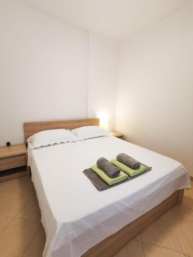 Apartments By The Sea Mimice, Omis - 14230 Bagian luar foto