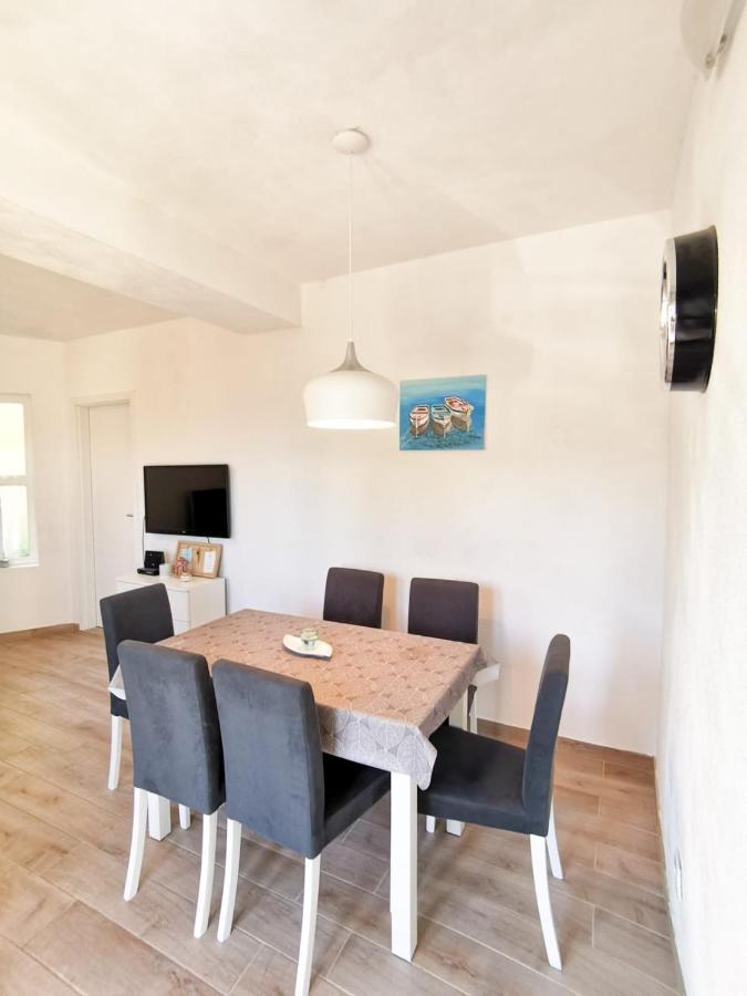 Apartments By The Sea Mimice, Omis - 14230 Bagian luar foto