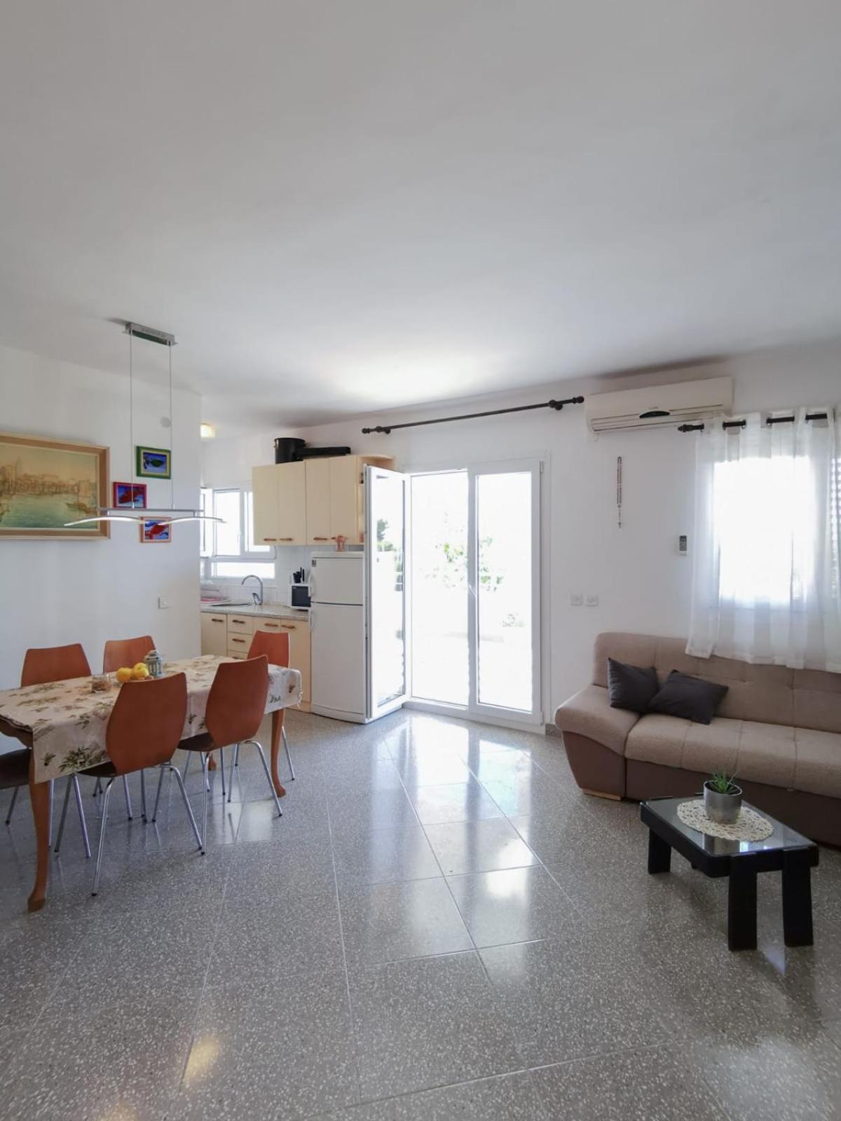 Apartments By The Sea Mimice, Omis - 14230 Ruang foto