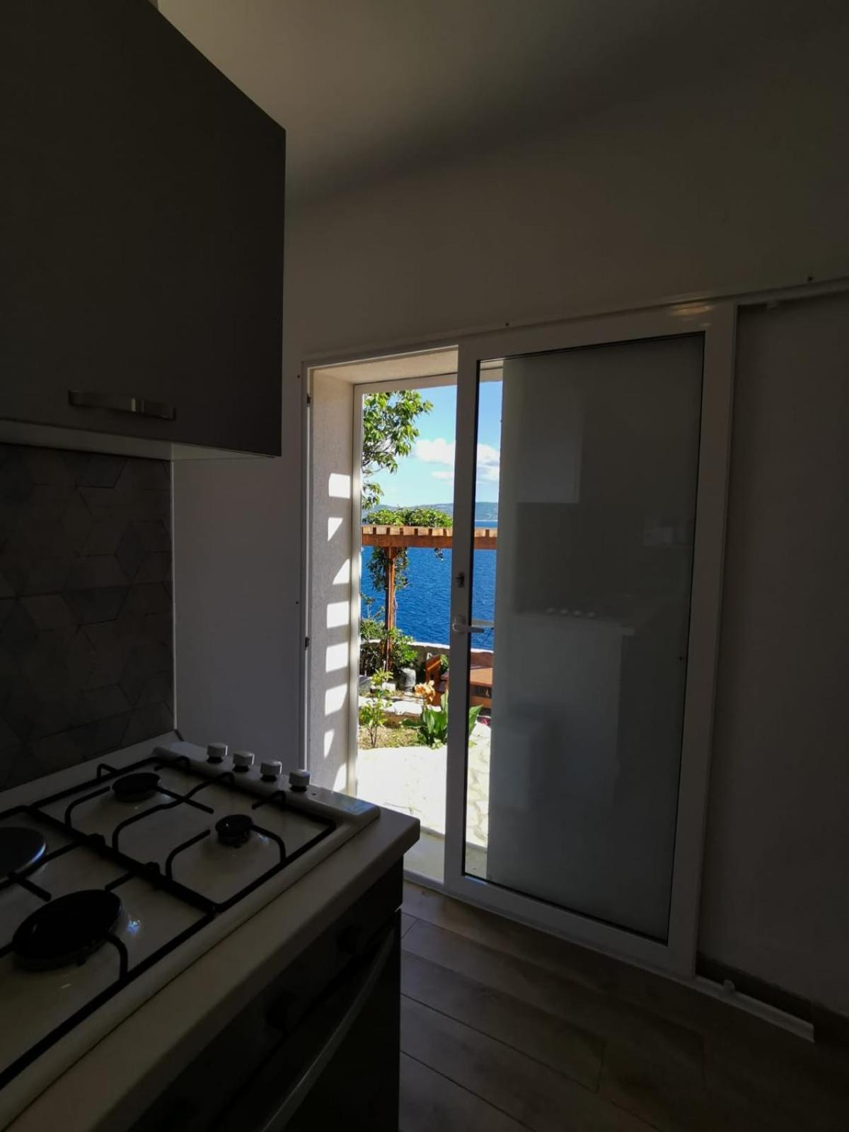 Apartments By The Sea Mimice, Omis - 14230 Ruang foto